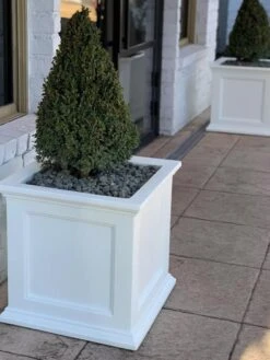 Fairfield Self-Watering Square Planter, 20” X 20” -Garden Shop 39 618 213V tif